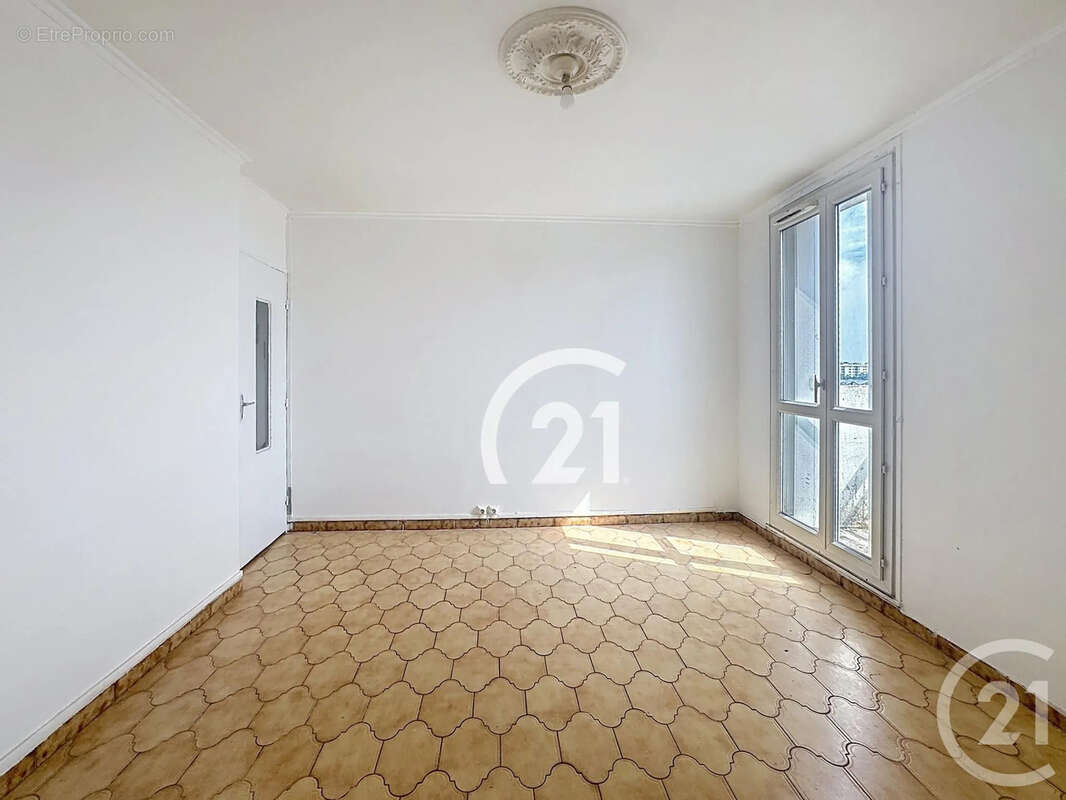 Appartement 61 m² à Garges-Les-Gonesse  - photo 2
