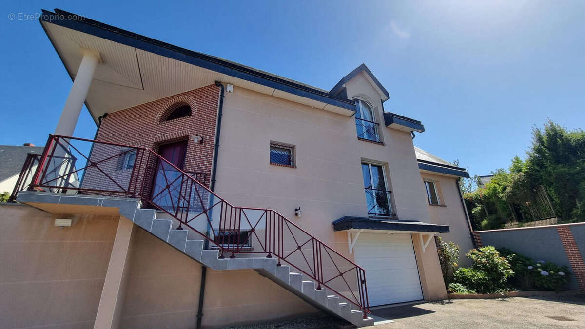 Maison à LE MESNIL-ESNARD