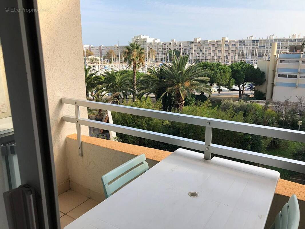 Appartement à MAUGUIO