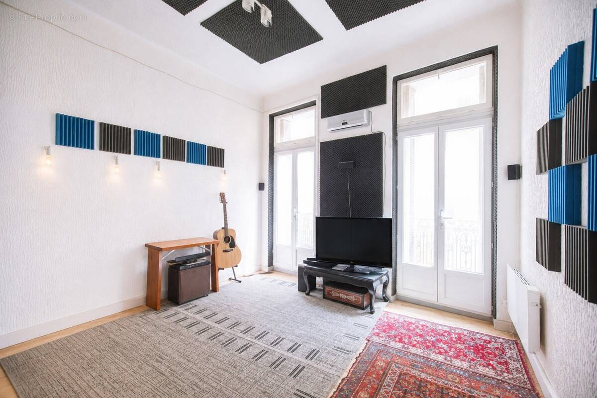 Appartement à MARSEILLE-1E
