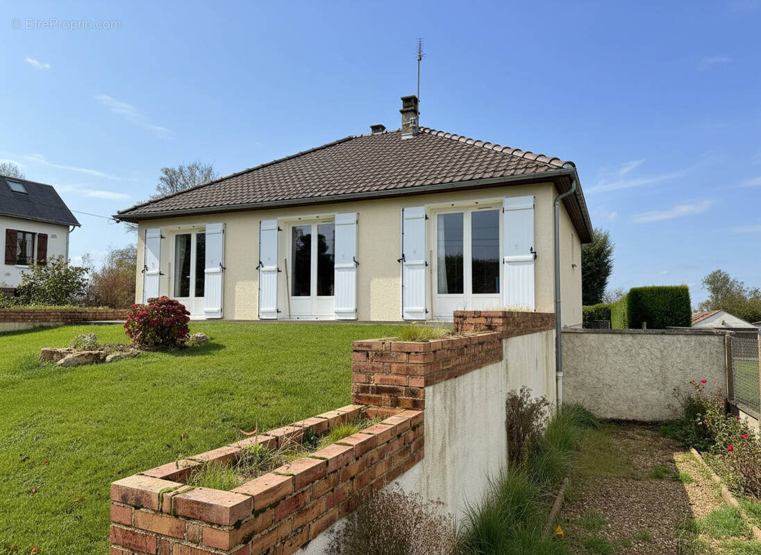 Maison à CLEVILLIERS