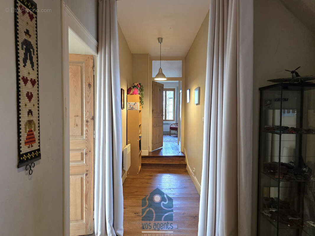 Maison à SAINT-GERVAIS-D'AUVERGNE
