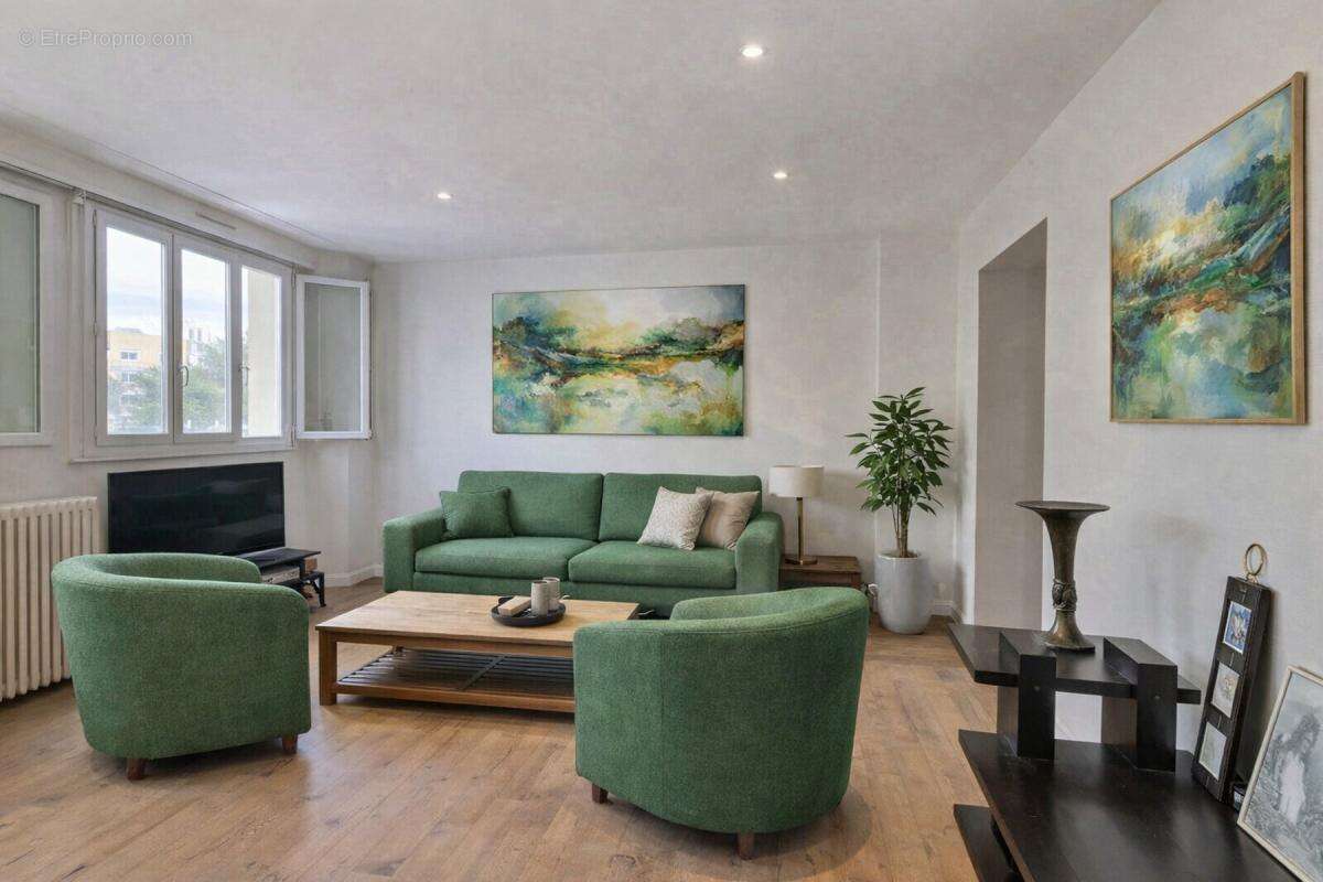 Appartement à SURESNES