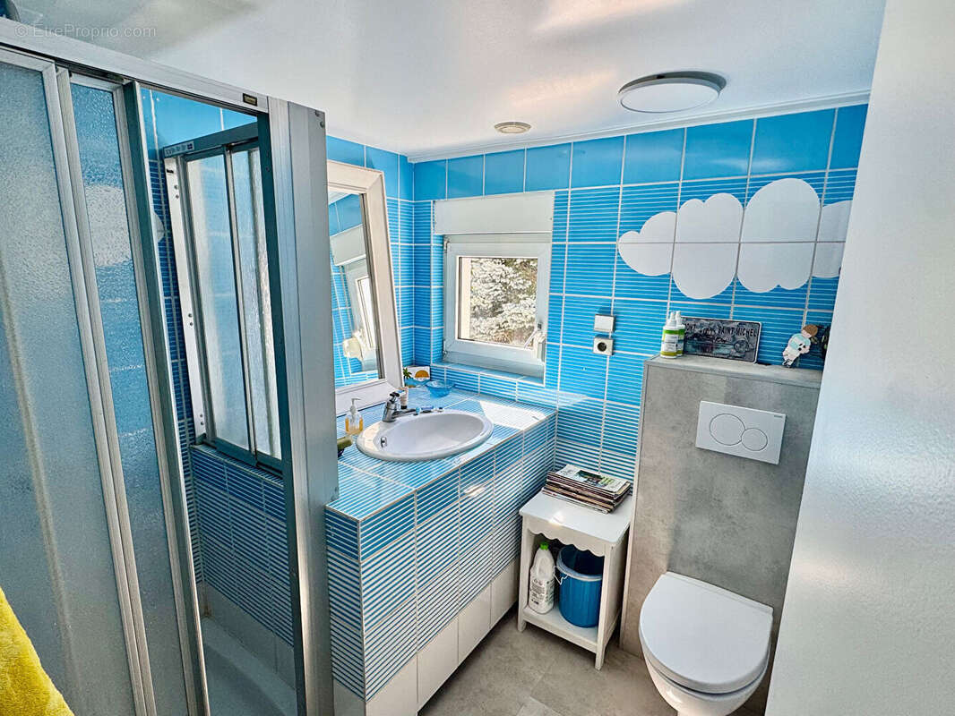 PERIGNAT-ÈS-ALLIER / Maison d'architecte ossature bois au calme avec terrain piscinable  ! - photo 8