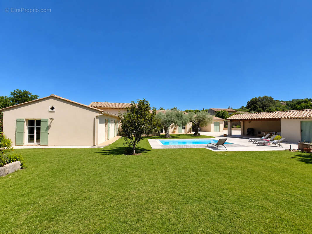Propriété familiale de standing, avec piscine - photo 2