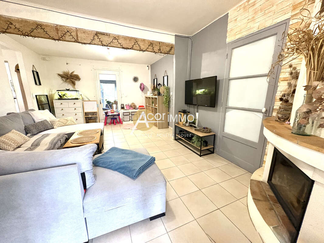 Toulon-4 chemins des Routes-Maison 2 chambres-Jardin - photo 5