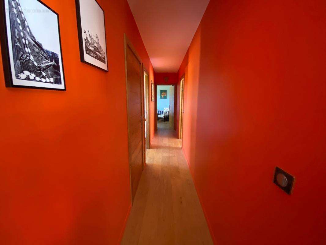 Villa COUP DE COEUR de 2015 de 130 m² avec Piscine couloir de 13x3 sur 2281 m² de Terrain divisible - photo 25