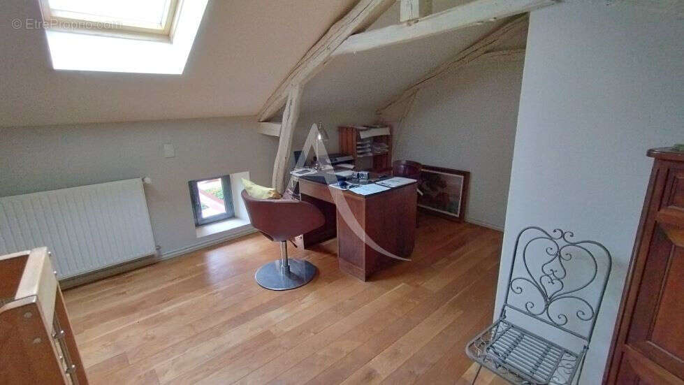 Maison à LES JUNIES