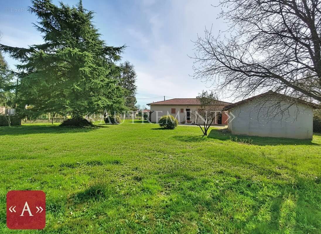 Maison à SAINT-SULPICE