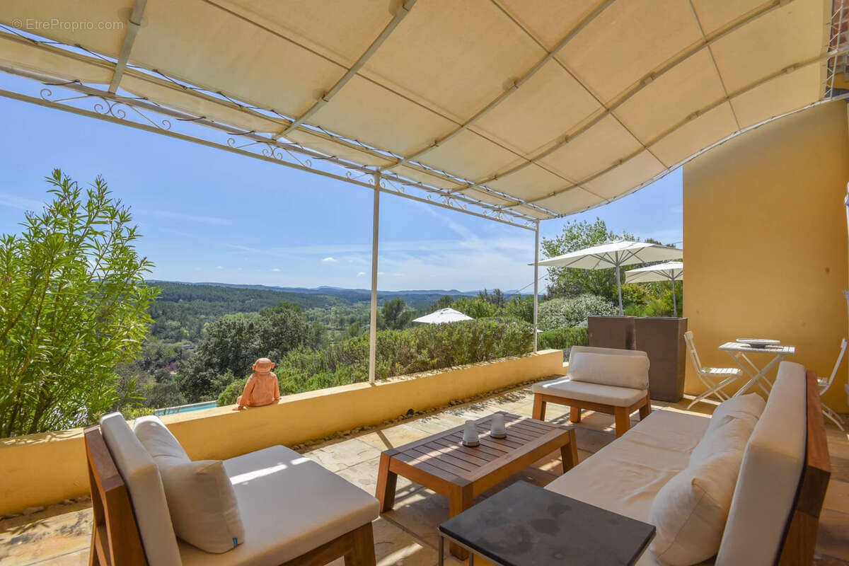 Maison à ENTRECASTEAUX