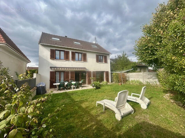 Maison à SAVIGNY-SUR-ORGE