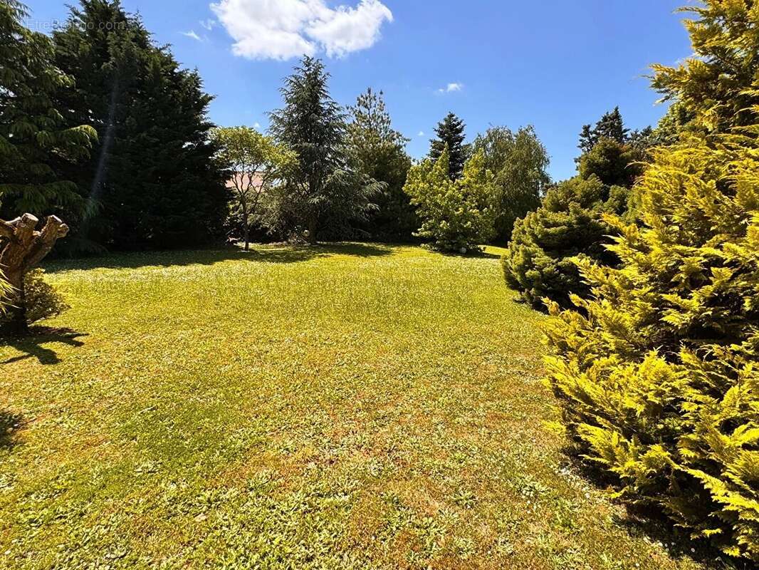 Maison à SAINT-NOM-LA-BRETECHE