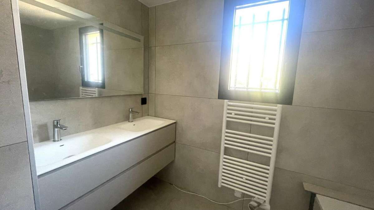 Appartement à OPIO