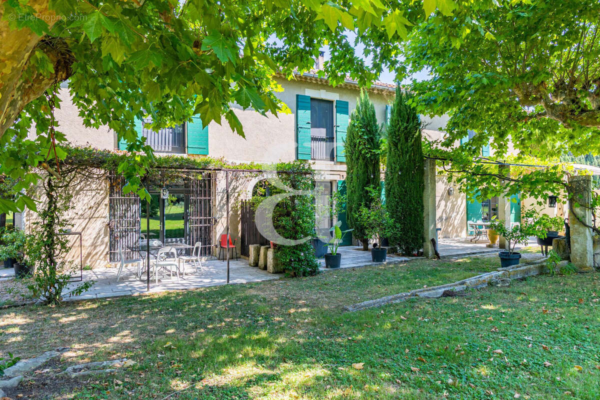 Maison 327 m² à Saint-Remy-De-Provence  - photo 5