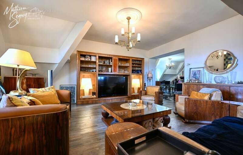 Maison à CHAZELLES-SUR-LYON