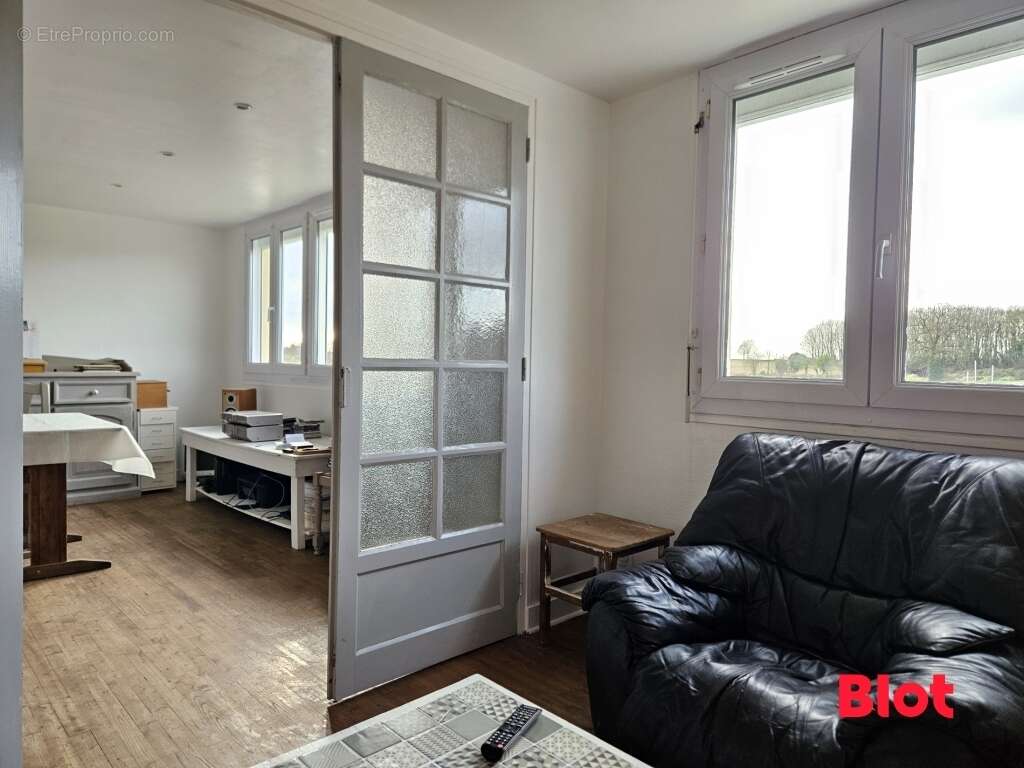 Maison à LA BAZOUGE-DU-DESERT