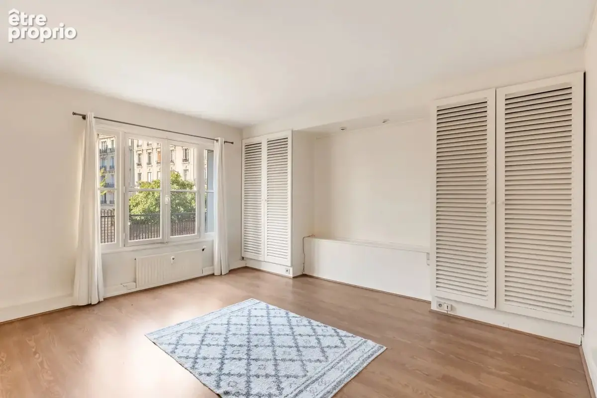 Paris 17e – Wagram – Appartement de deux pièces aux beaux volumes - photo 7