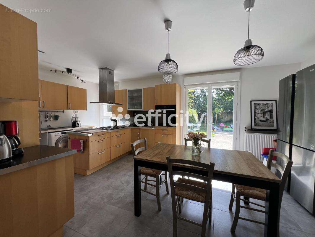 Maison 150 m² à Le Cellier  - photo 2