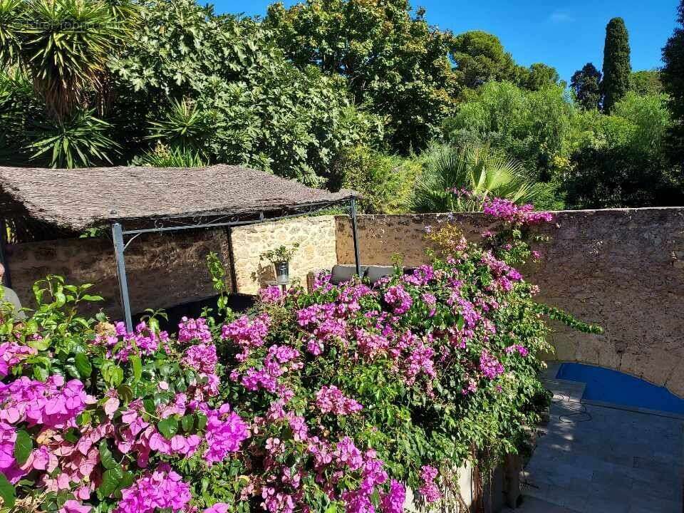 Maison à POUSSAN