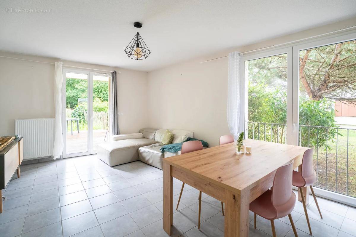 Appartement à VILLENAVE-D'ORNON