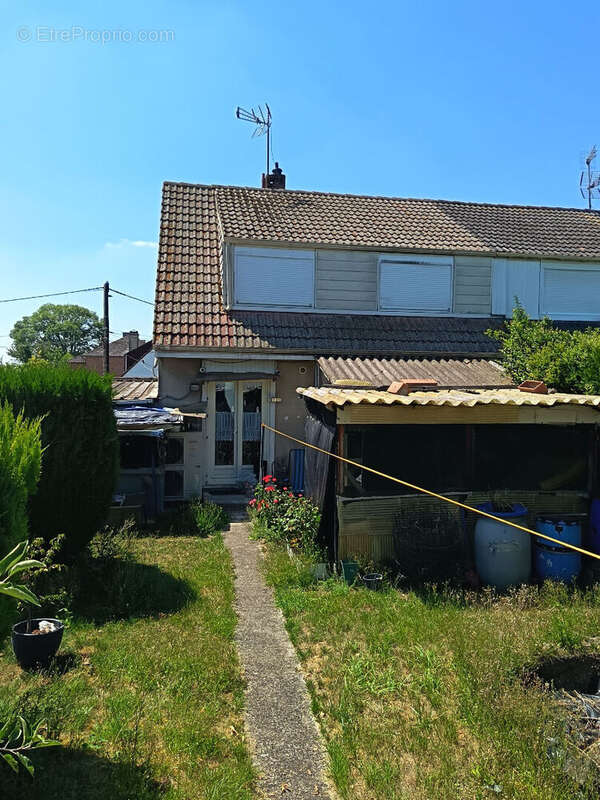 Beaurevoir (02110) - photo 2