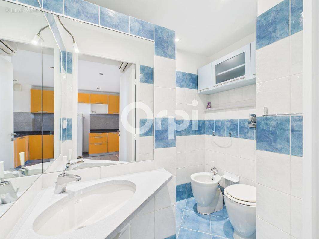 Appartement à MANDELIEU-LA-NAPOULE