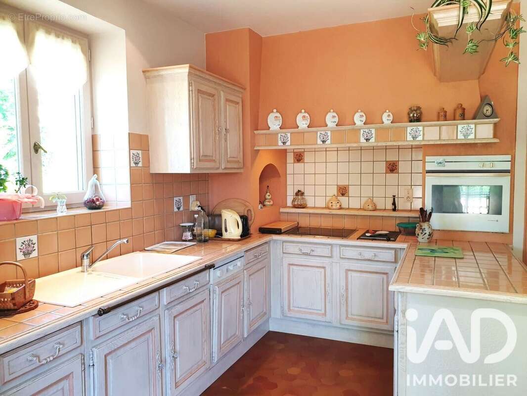 Maison 261 m² à Espartignac  - photo 6