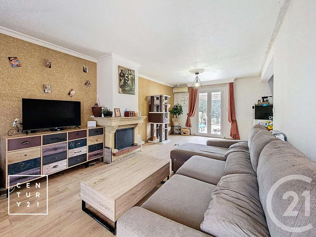 Maison à SAINT-ESTEVE