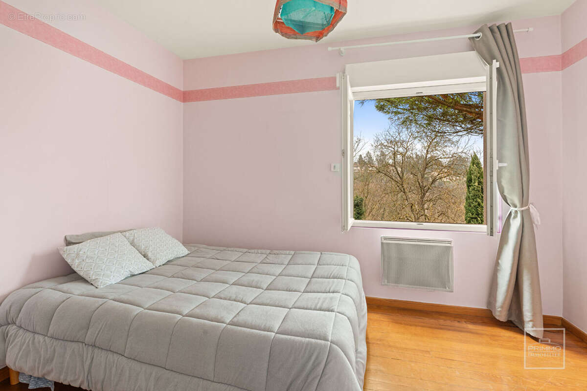 Maison à SAINT-CYR-AU-MONT-D&#039;OR