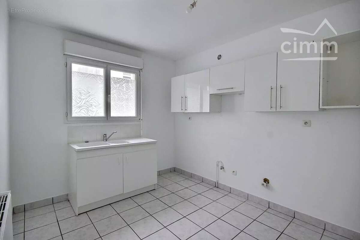 Maison à SAINT-THIBAULT-DES-VIGNES