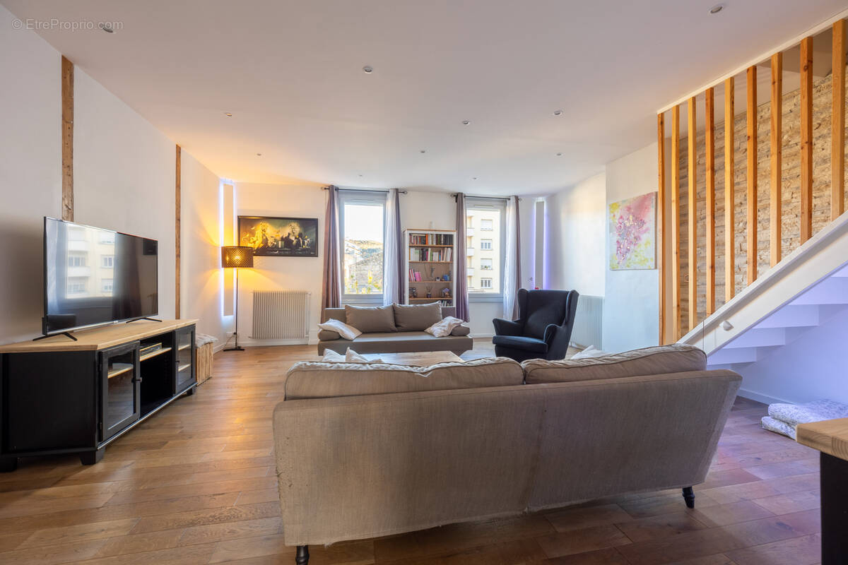 Appartement à SAINT-ETIENNE