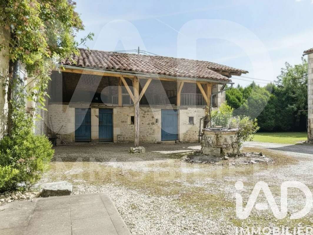 Photo 2 - Maison à CHASSENEUIL-SUR-BONNIEURE