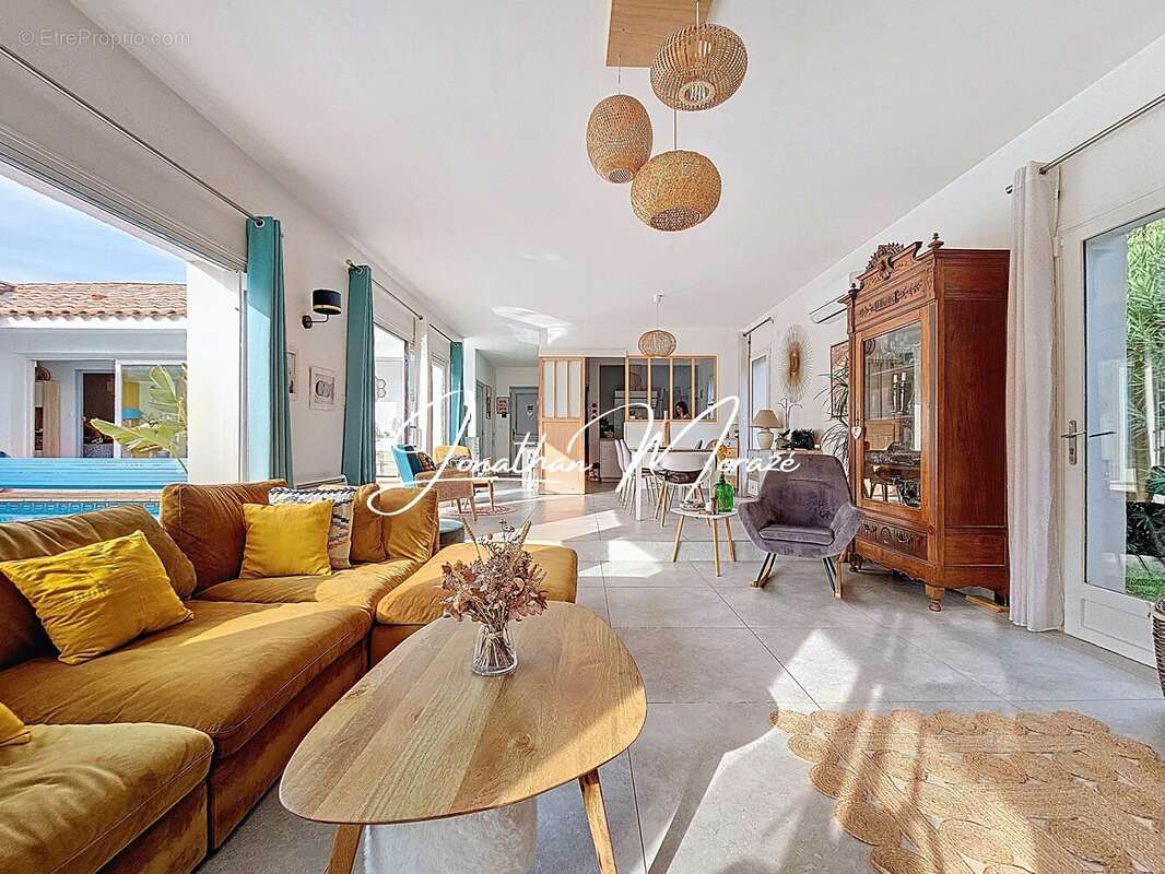 Maison à SAINT-LAURENT-DE-LA-SALANQUE