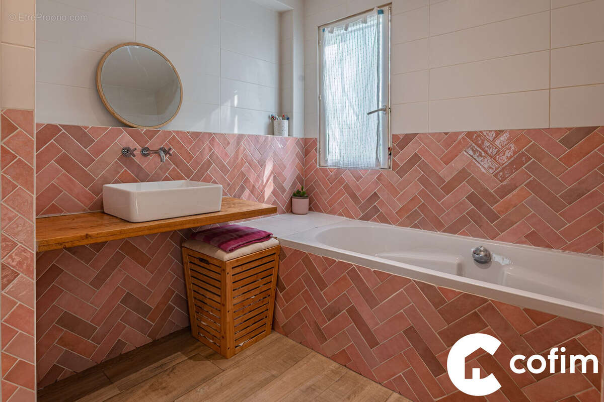 Maison à SAINT-PIERRE-D'IRUBE