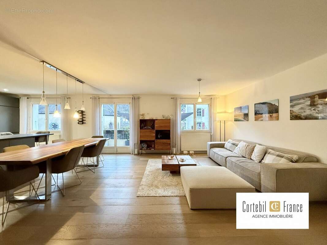 Appartement à MONNETIER-MORNEX