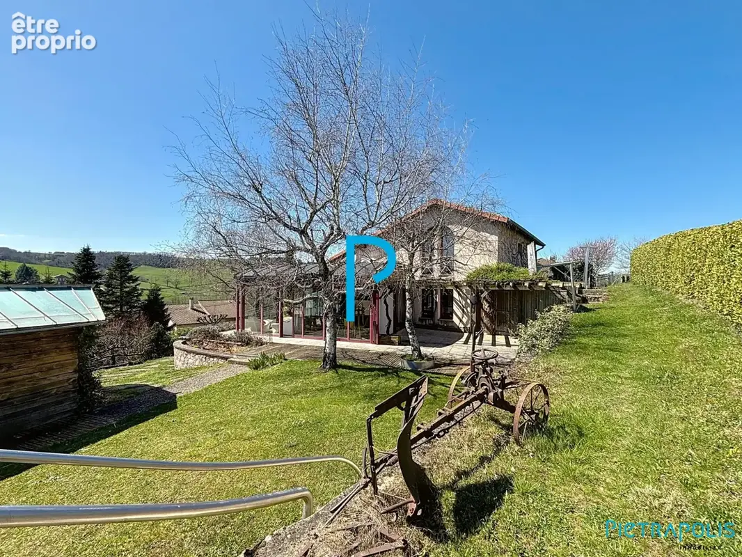 Maison 9 pièces 232 m² à vendre à Saint-Victor-Sur-Rhins (42630) - photo 7