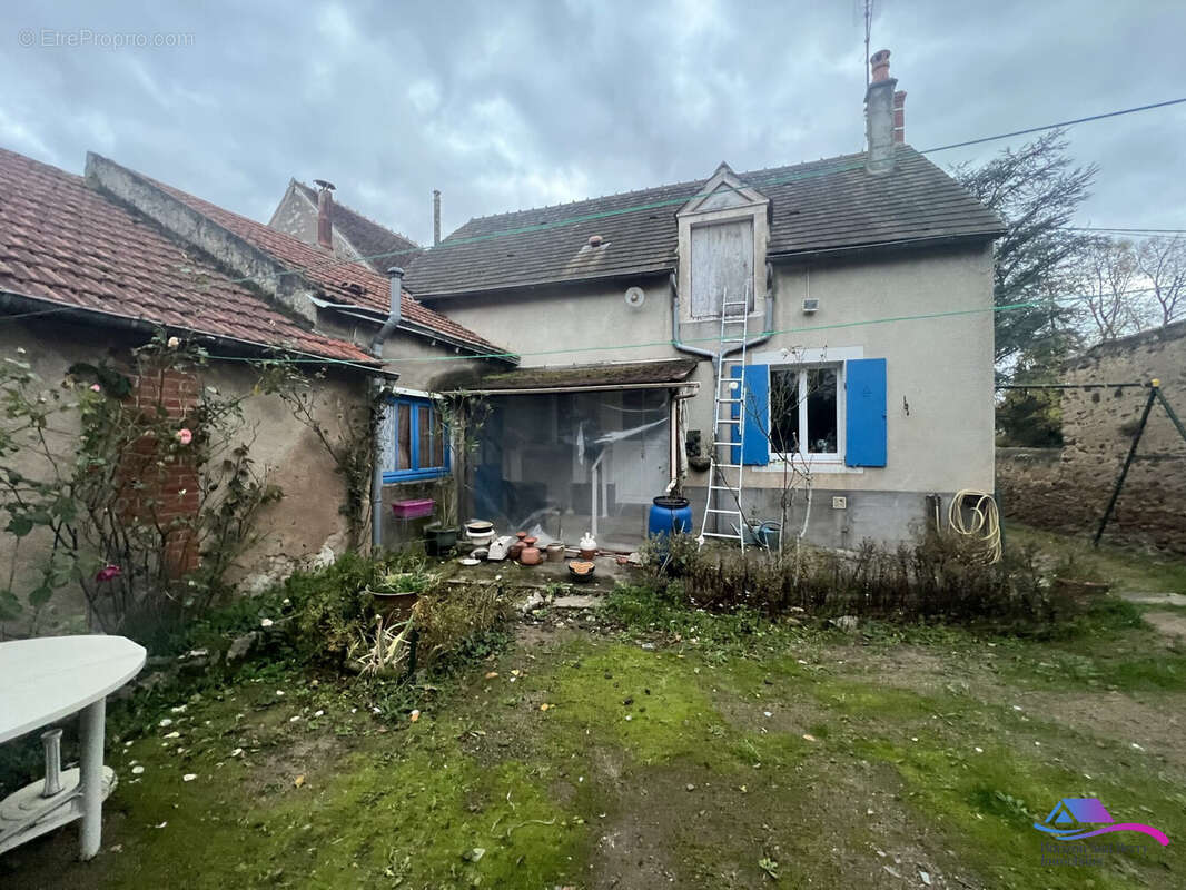 FACADE ARRIERE - Maison à CHATEAUMEILLANT