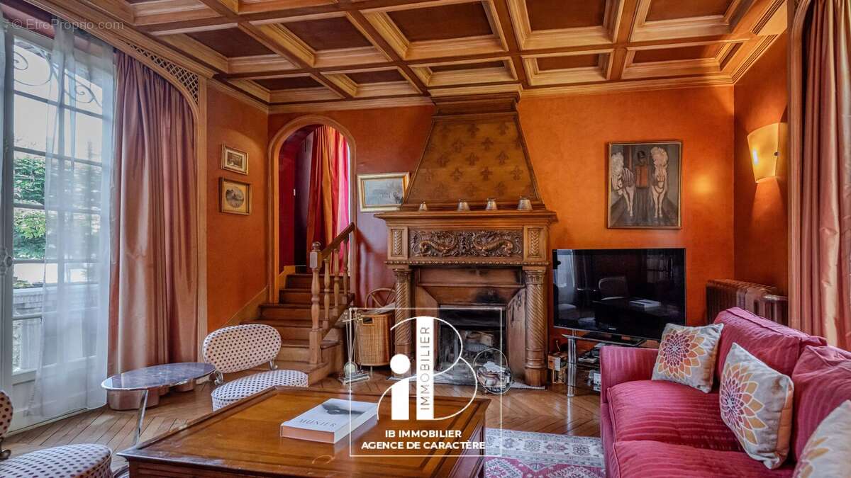 Maison à FONTAINEBLEAU