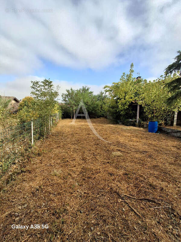 Terrain L Isle Jourdain de 293 m² - photo 2