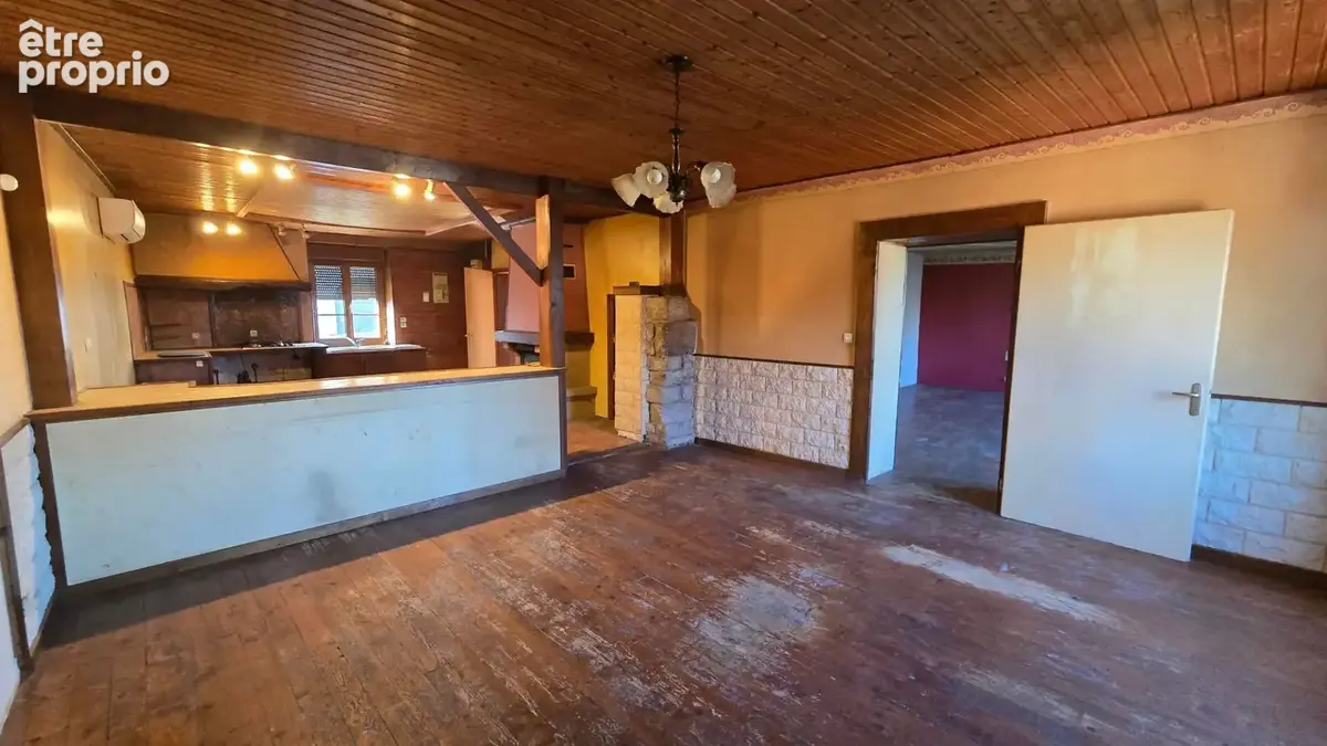 Maison 6 pièces 177 m² à vendre à Saint-Laurent-La-Roche (39570) - photo 4