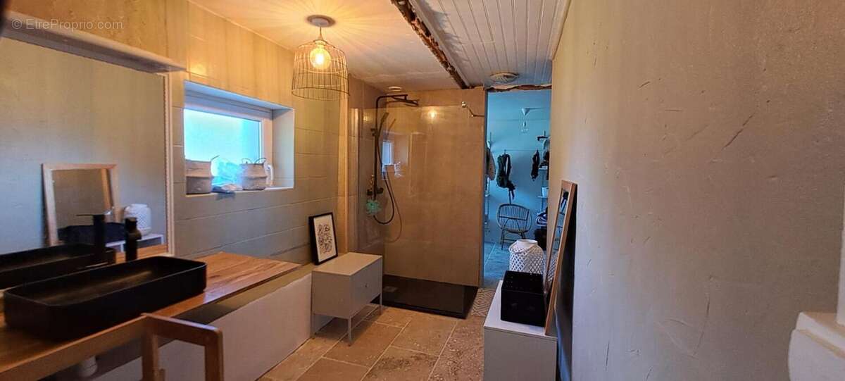 Maison à SAINT-PAUL-LA-ROCHE