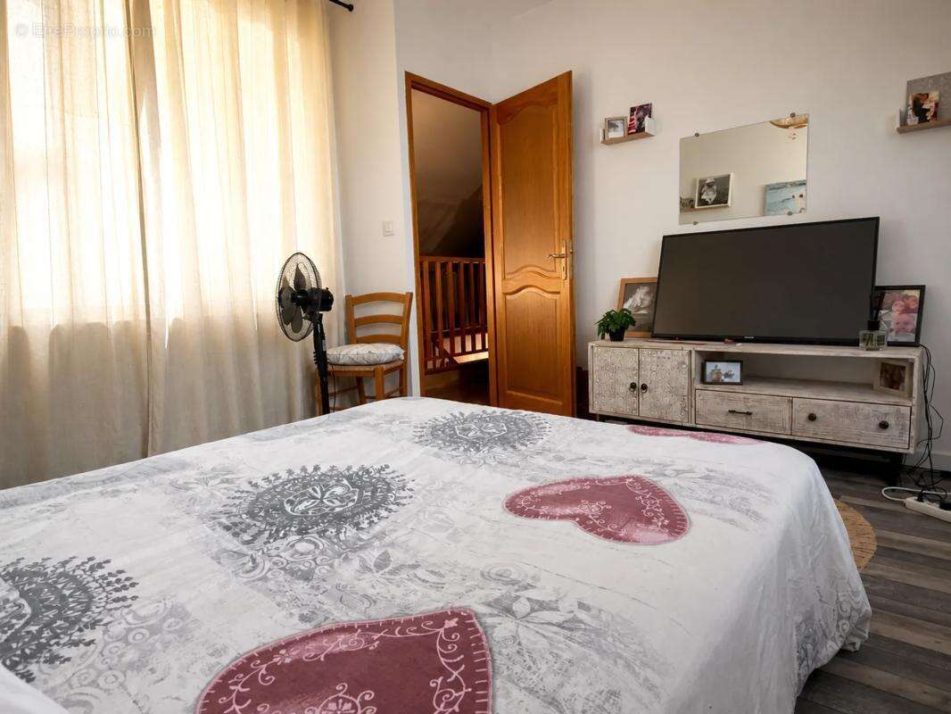 Maison de 6 pièces de 210 m² à Le Bouchage - photo 10