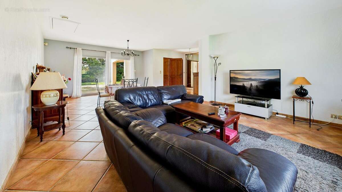 Maison à LIVRON-SUR-DROME