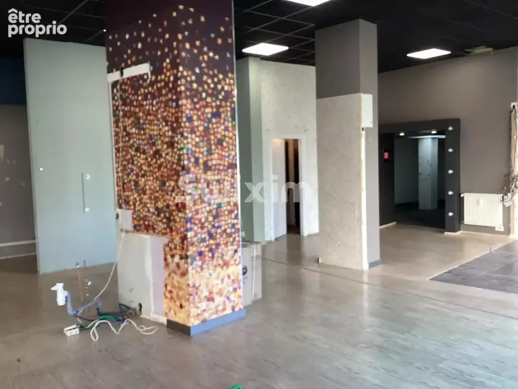 Grande surface de vente et bureaux - photo 4