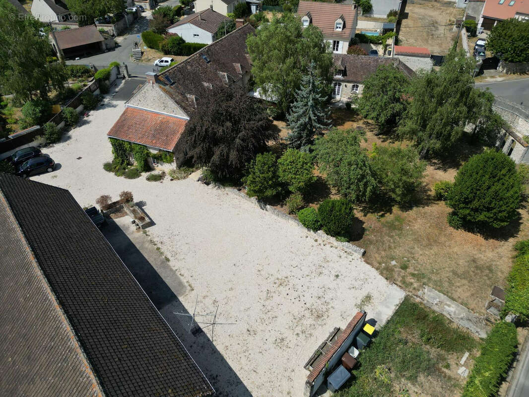 Ensemble immobilier de charme avec maison de 310 m2 et dépendances - photo 25