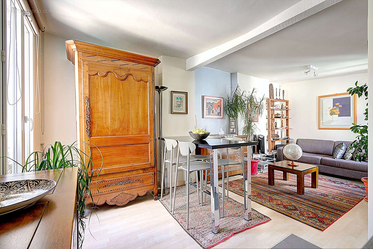 Appartement à PARIS-18E