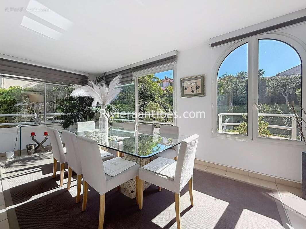 Antibes centre. appartement d'exception 4 pièces. - photo 5