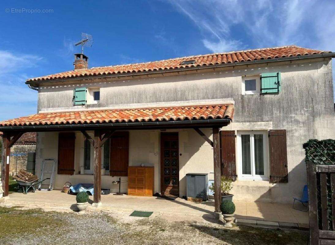 Maison à VILLEFAGNAN