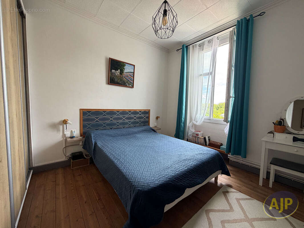 Maison de caractère avec piscine au centre de Pons - photo 7