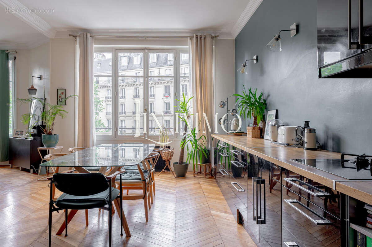 Appartement à PARIS-17E